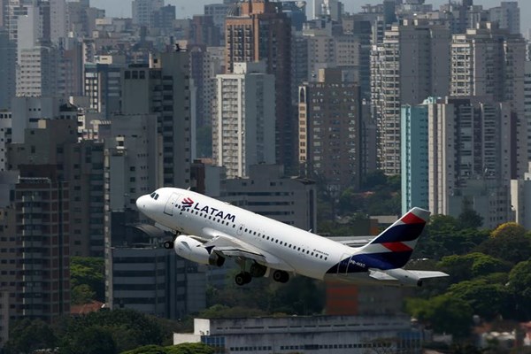 Hãng hàng không lớn nhất Mỹ Latinh tiến tới ngừng sử dụng đồ nhựa dùng một lần