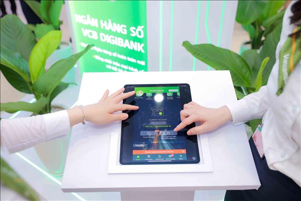 Vietcombank ra mắt chuỗi trải nghiệm dịch vụ ngân hàng số