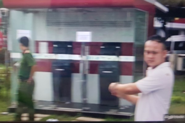 Bắt đối tượng đục thùng ATM trộm hơn 460 triệu đồng