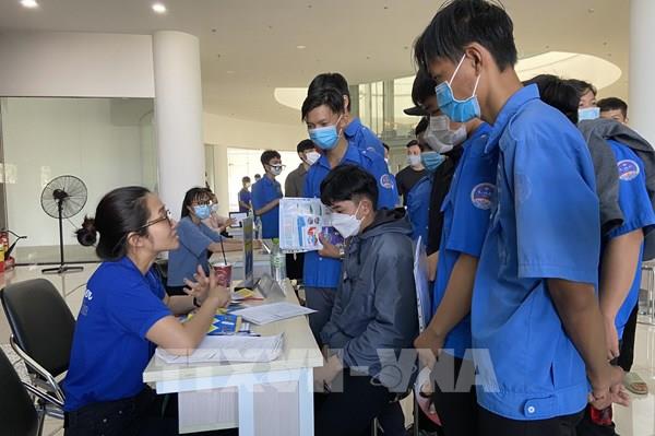 Long An thiếu khoảng hơn 30.000 lao động, chủ yếu các ngành may mặc, giày da