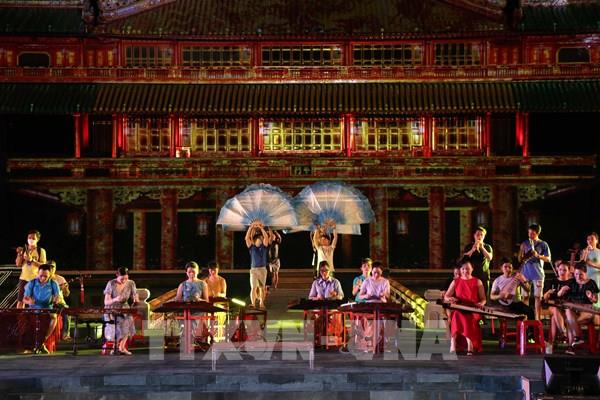 Lung linh đêm khai màn Tuần lễ Festival Huế 2022