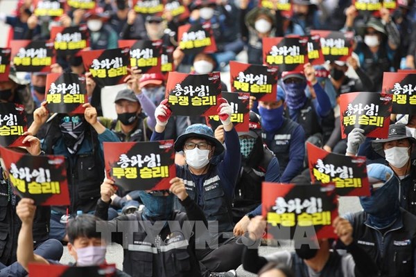 Lạm phát châm ngòi cho làn sóng lao động đòi tăng lương trên toàn cầu