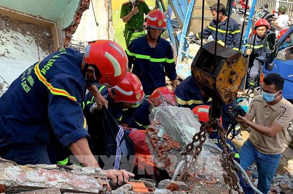 Thành phố Hồ Chí Minh: Cảnh sát giải cứu một người bị tường đè