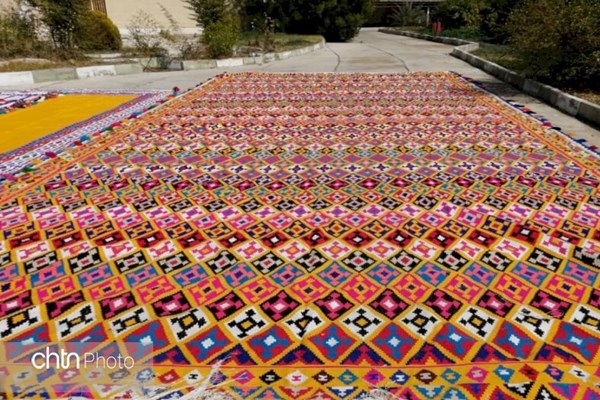 Iran dệt tấm thảm kilim lớn nhất thế giới