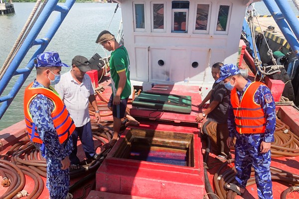 Bắt giữ tàu chở 85.000 lít dầu DO không rõ nguồn gốc