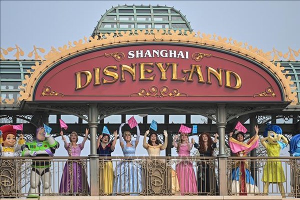 Cȏng viên Disneyland Thượng Hải mở cửa trở lại từ ngày 30/6