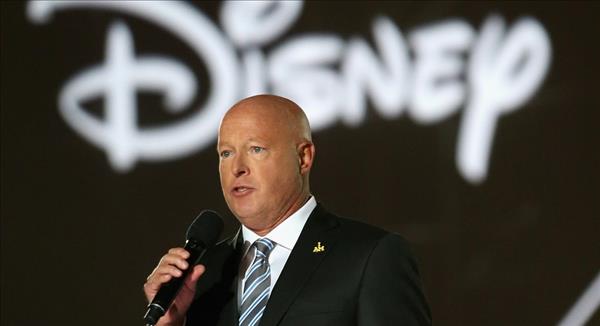 CEO Disney tiếp tục đương nhiệm thêm ba năm