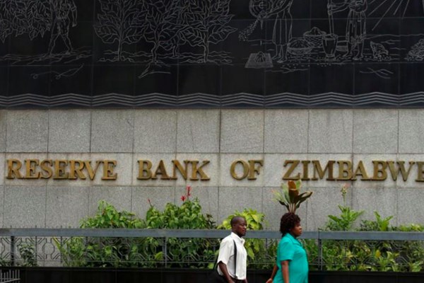 Zimbabwe tăng gấp đôi lãi suất 