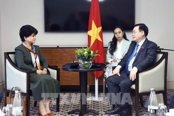 Chủ tịch Quốc hội Vương Đình Huệ tiếp lãnh đạo một số tập đoàn của Vương quốc Anh