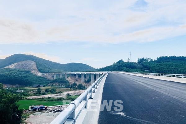 Đếm ngược thời gian về đích của cao tốc Cam Lộ - La Sơn