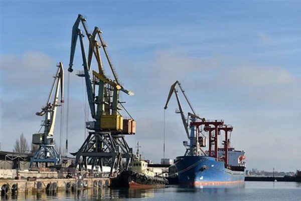 Chuyến tàu chở ngũ cốc đầu tiên rời cảng Ukraine kể từ khi xảy ra xung đột