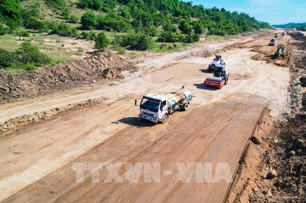 Kiểm tra tiến độ dự án cao tốc Cam Lâm – Vĩnh Hảo