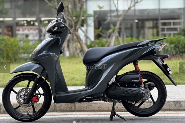  Xe máy cũ lên ngôi, đắt hơn xe mới