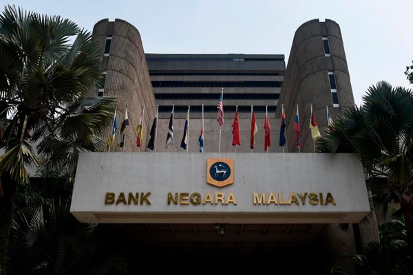 Malaysia sẽ nâng tiếp lãi suất qua đêm
