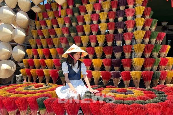 Đến Huế, nhất định phải ghé thăm làng hương Thủy Xuân