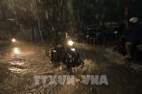 Dự báo thời tiết 6/8: Nhiều khu vực trong cả nước có mưa vừa, mưa to