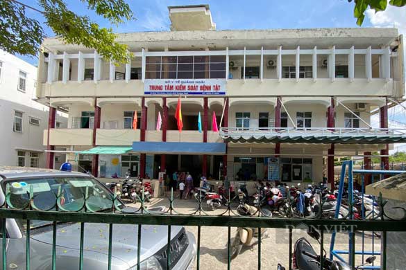 Xem xét kỷ luật nguyên lãnh đạo Sở Y tế và Giám đốc CDC Quảng Ngãi