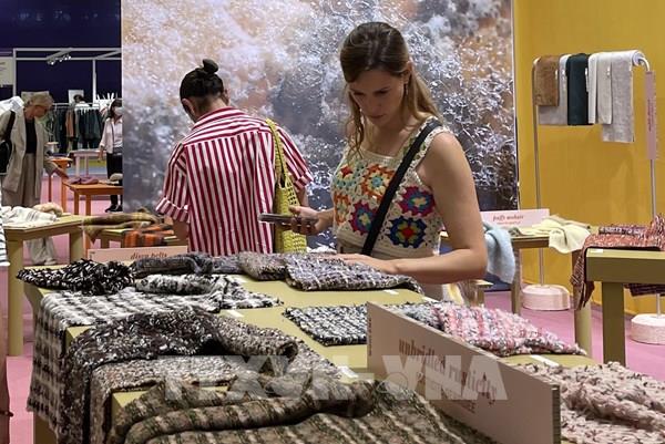 Việt Nam tham dự hội chợ dệt may Première Vision 2022 tại Pháp