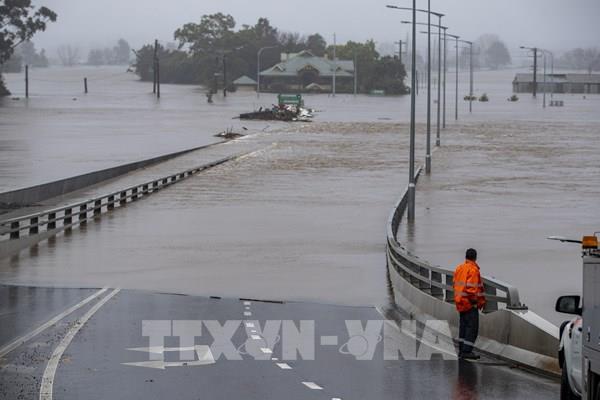 Thêm hàng chục nghìn người phải sơ tán tại Australia