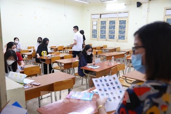 Hà Nội hạ điểm chuẩn lớp 10 các trường THPT công lập năm học 2022-2023