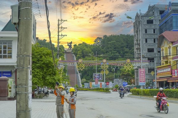 EVNNPC đảm bảo điện cho gần 1.000 địa điểm tổ chức thi tốt nghiệp THPT