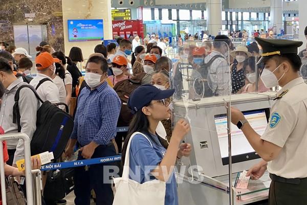 Lưu ý hành khách về những trục trặc giấy tờ tùy thân khi đi máy bay