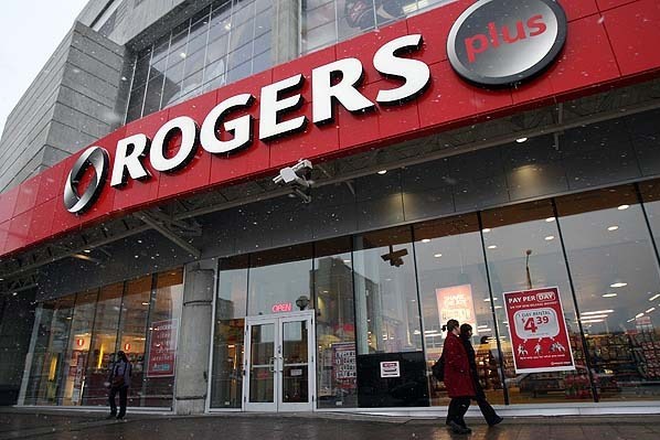 Sự cố gây gián đoạn dịch vụ Internet và di động trên toàn Canada