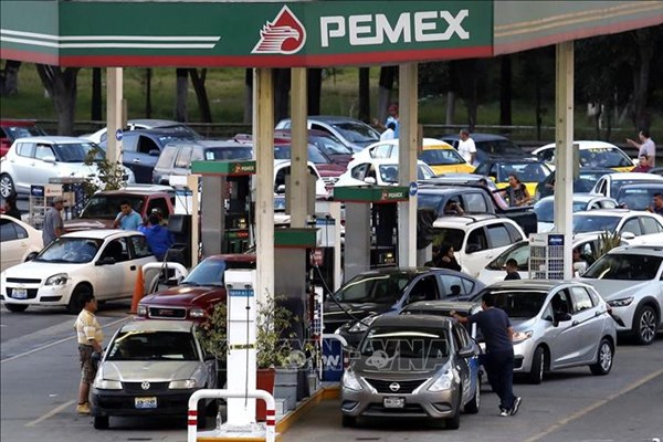 Tập đoàn dầu khí quốc gia Mexico bị đẩy xuống hạng "trái phiếu rác"