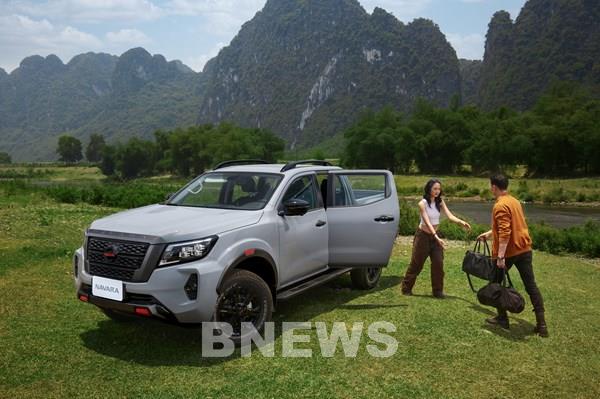 Nissan ra mắt bán tải Navara động cơ Turbo kép với giá từ 945 triệu đồng