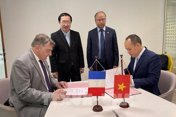 Việt Nam hợp tác với Pháp về khoa học, công nghệ và đổi mới sáng tạo