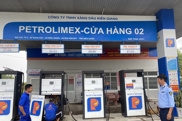 Giảm thuế VAT và tiêu thụ đặc biệt tạo dư địa hạ nhiệt giá xăng dầu