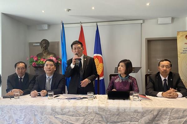 Nhà đầu tư Thụy Sĩ quan tâm đến lĩnh vực tài chính xanh, bền vững của Việt Nam