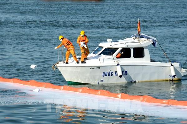 Đà Nẵng ứng phó sự cố tràn dầu trên biển