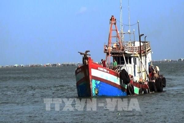 Phát hiện tàu vận chuyển khoảng 20.000 lít dầu DO trái phép