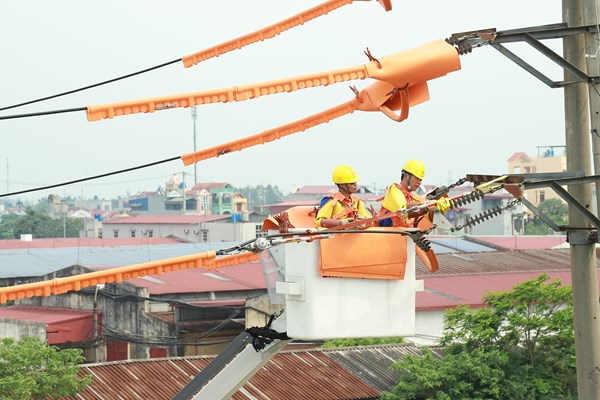 Hơn 97% khách hàng của EVNNPC thực hiện điều chỉnh phụ tải điện