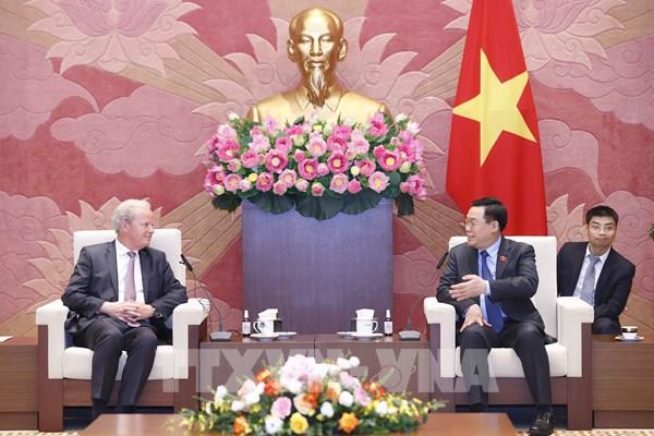 Chủ tịch Quốc hội Vương Đình Huệ tiếp Tổng Giám đốc điều hành WB