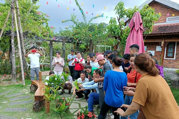  Người dân tộc thiểu số háo hức học cách làm marketing du lịch sinh thái