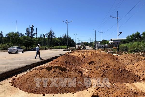 Quảng Ngãi: Dự án giao thông trục chính nối trung tâm Bắc-Nam đô thị Vạn Tường thi công ì ạch
