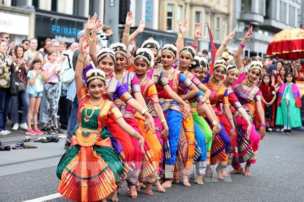 Lễ hội hóa trang Edinburgh tràn đầy màu sắc