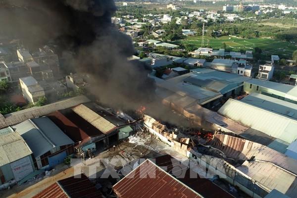 Giám định thiệt hại, tìm nguyên nhân vụ cháy kho hàng ở đường Hoàng Văn Thái, Đà Nẵng