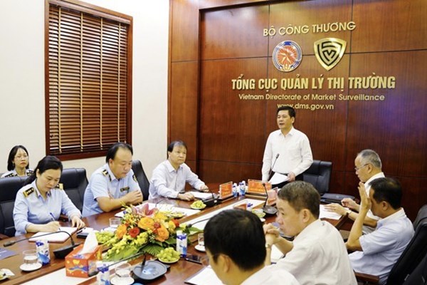 Quản lý thị trường tiếp tục kiểm soát các mặt hàng nóng