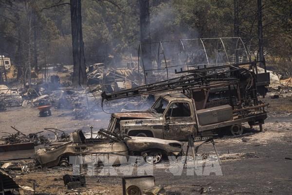 Mỹ kiểm soát được một phần đám cháy rừng lớn tại California