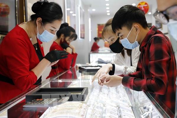 Giá vàng sáng 12/8 giảm 50 nghìn đồng/lượng