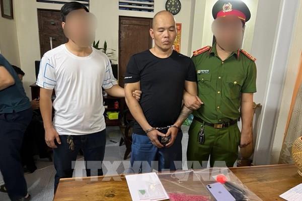 Quảng Bình: Bắt giữ 2 đối tượng tàng trữ trái phép hơn 1.780 viên ma túy