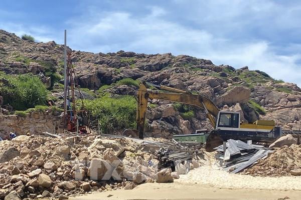 Bình Định: Sẽ kiểm tra công trình không có giấy phép xây dựng trên đảo Hòn Khô