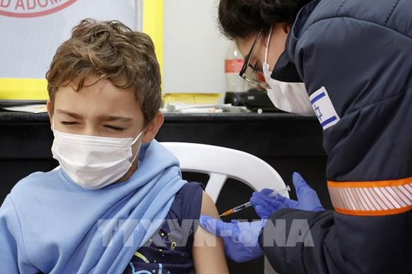 Vaccine giúp giảm mạnh nguy cơ triệu chứng hậu COVID-19