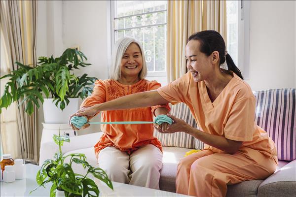 FWD Việt Nam giới thiệu chương trình “FWD Care - Chăm sóc phục hồi”