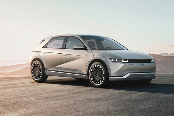 EU và Hàn Quốc quan ngại về kế hoạch cấp tín dụng thuế cho xe điện của Mỹ