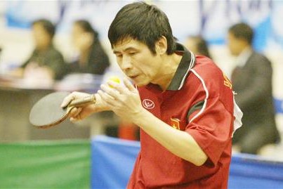 Tay vợt 70 tuổi Việt Nam ấp ủ giấc mơ vàng