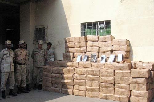 Pakistan thu giữ hơn 2 tấn ma túy